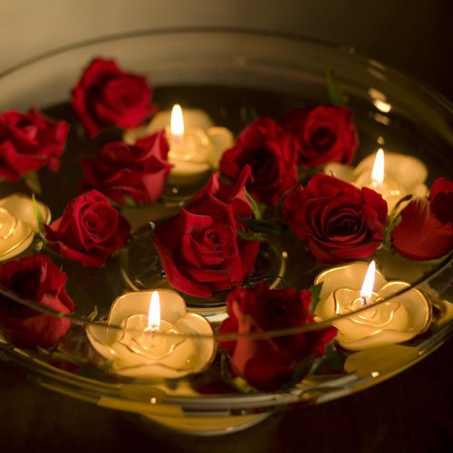 Ужин при свечах - не реликвия - поставленный на стол подсвечник или свеча с подсвечником сделают трапезу романтичным и праздничным